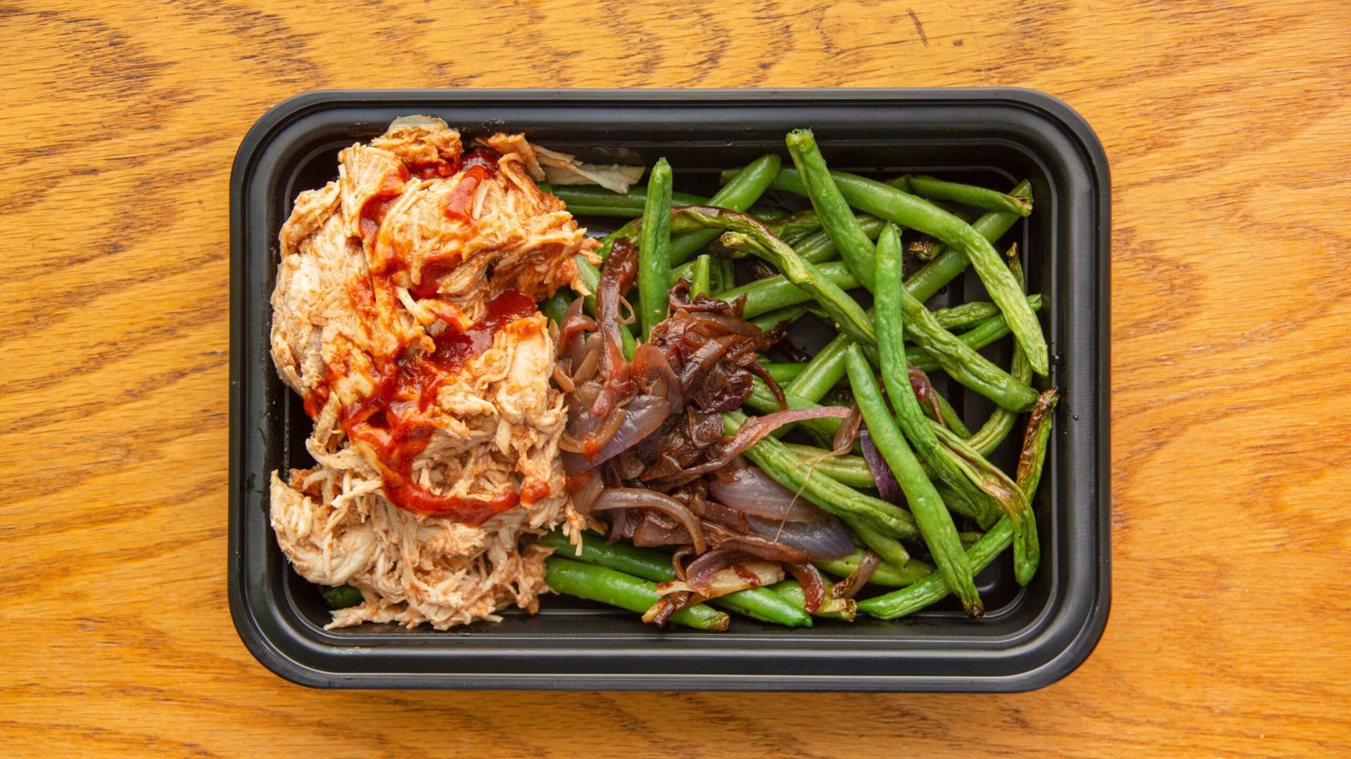 (KETO) Kansas City BBQ Chicken With String Beans & Onions